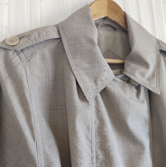 Vintage Button up + belted trench coat - Picture 6 of 13